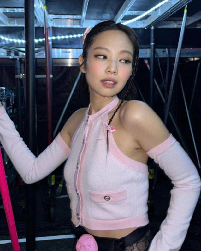 instagram.com/jennierubyjane
