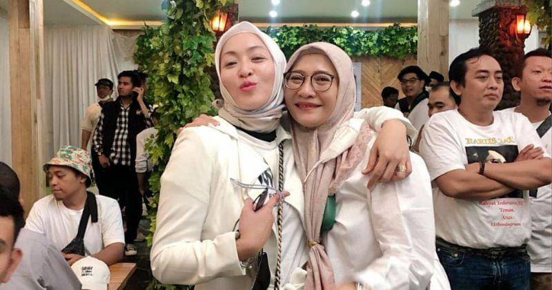 Instagram.com/angelinasondakh09