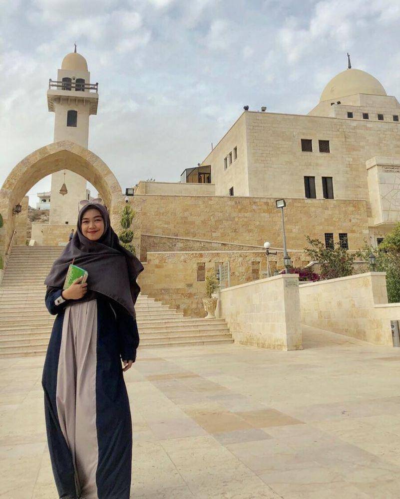 Instagram.com/riaricis1795