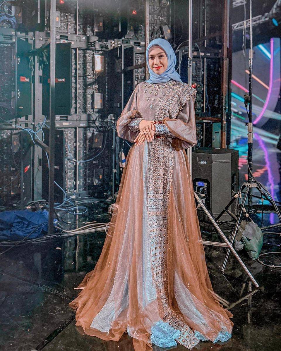 Instagram.com/riaricis1795