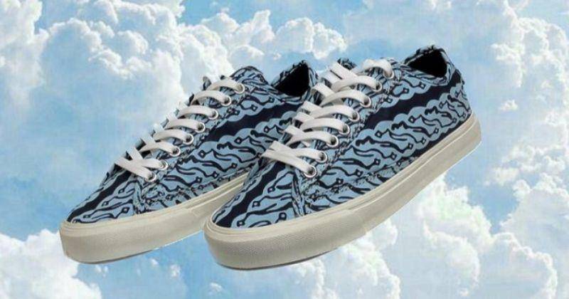 Sepatu batik Umroh karya Bocil Sepatu - Instagram.com/renrivan