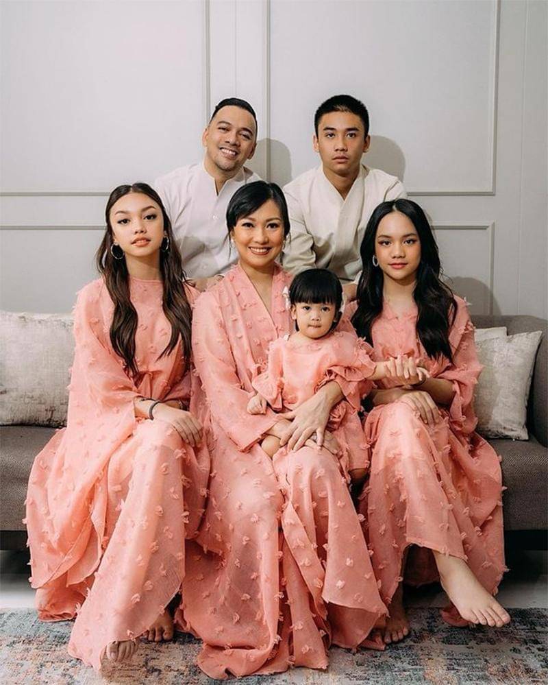 Instagram.com/riafinola 