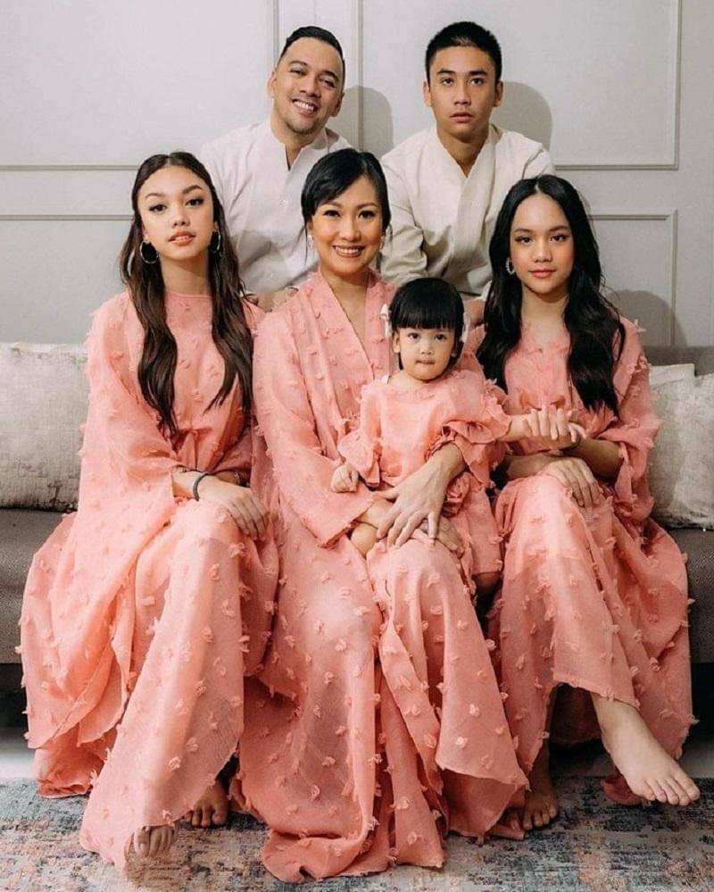 instagram.com/riafinola