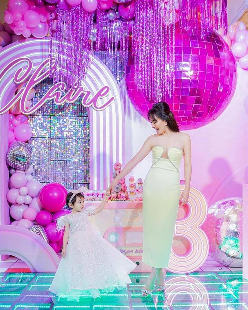 Instagram.com/missclaireherbowo