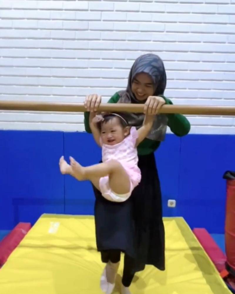 Instagram.com/riaricis1795