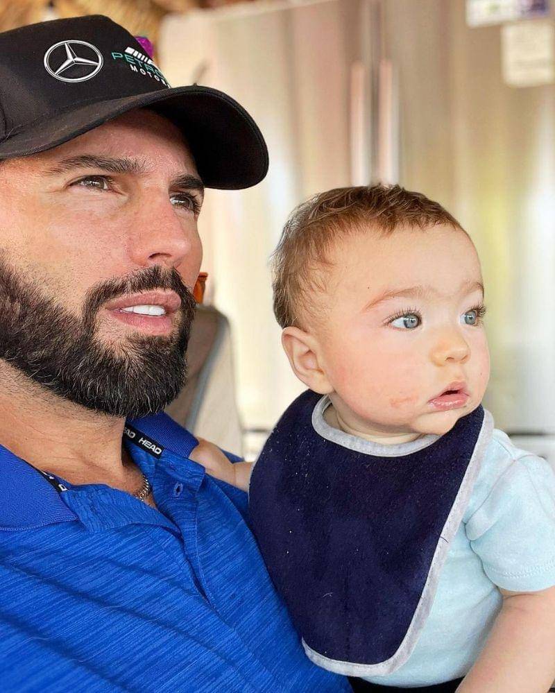 Instagram.com/@ponchodenigris