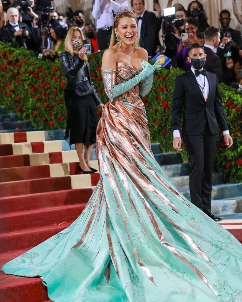 Instagram.com/blakelively