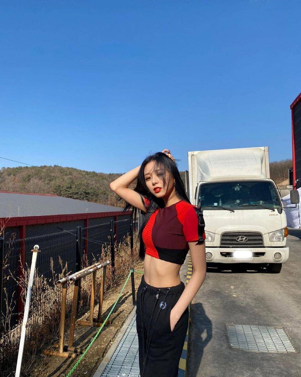 Instagram.com/itzy.all.in.us'