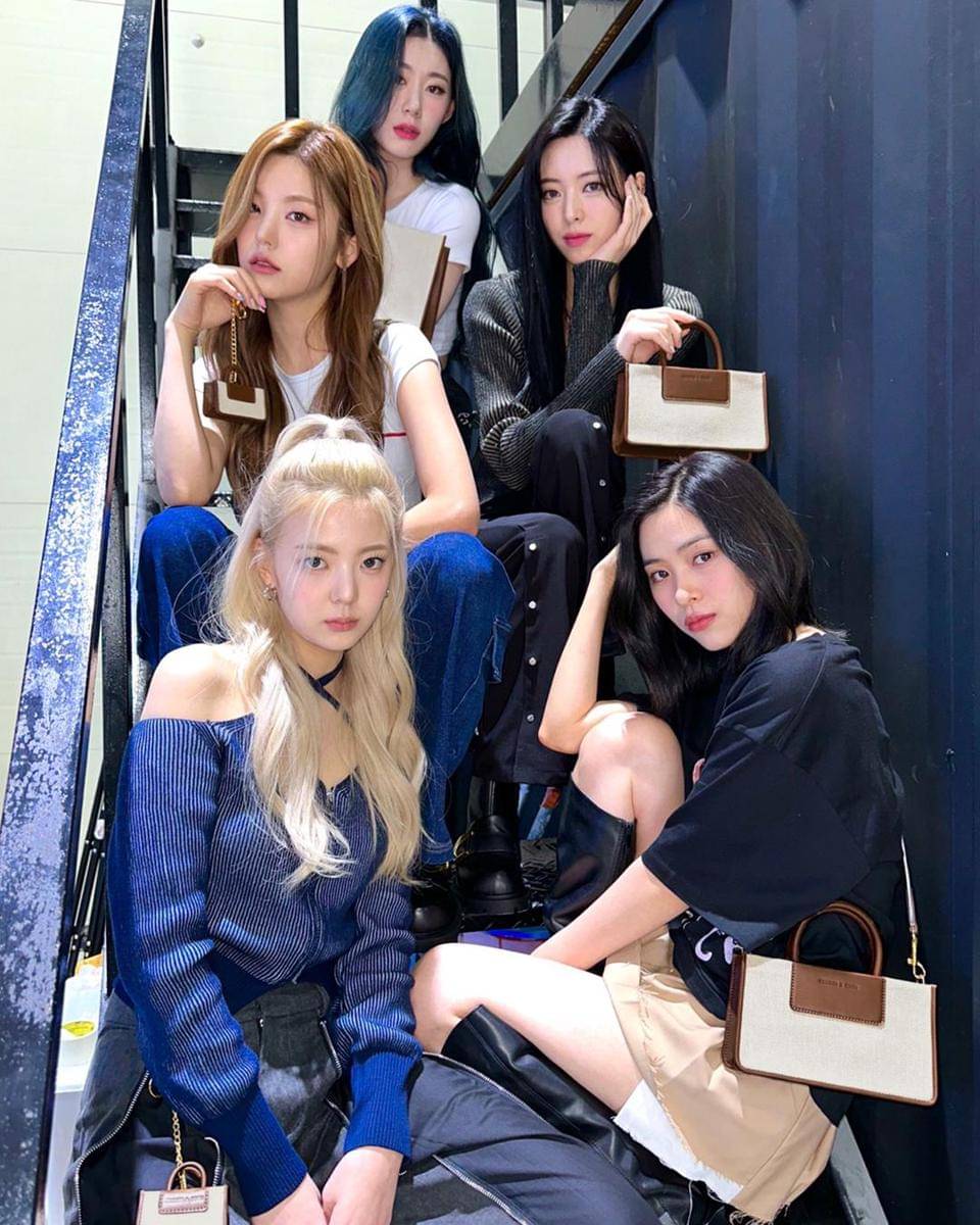 Instagram.com/itzy.all.in.us