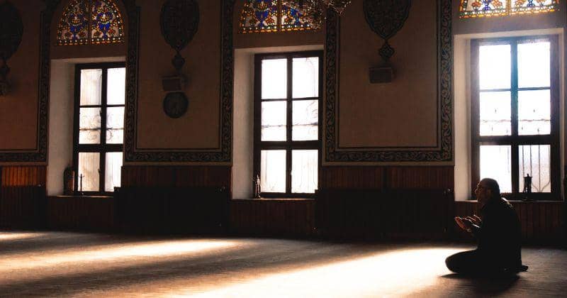 5 Arti Mimpi Salat di Masjid, Pertanda Baik
