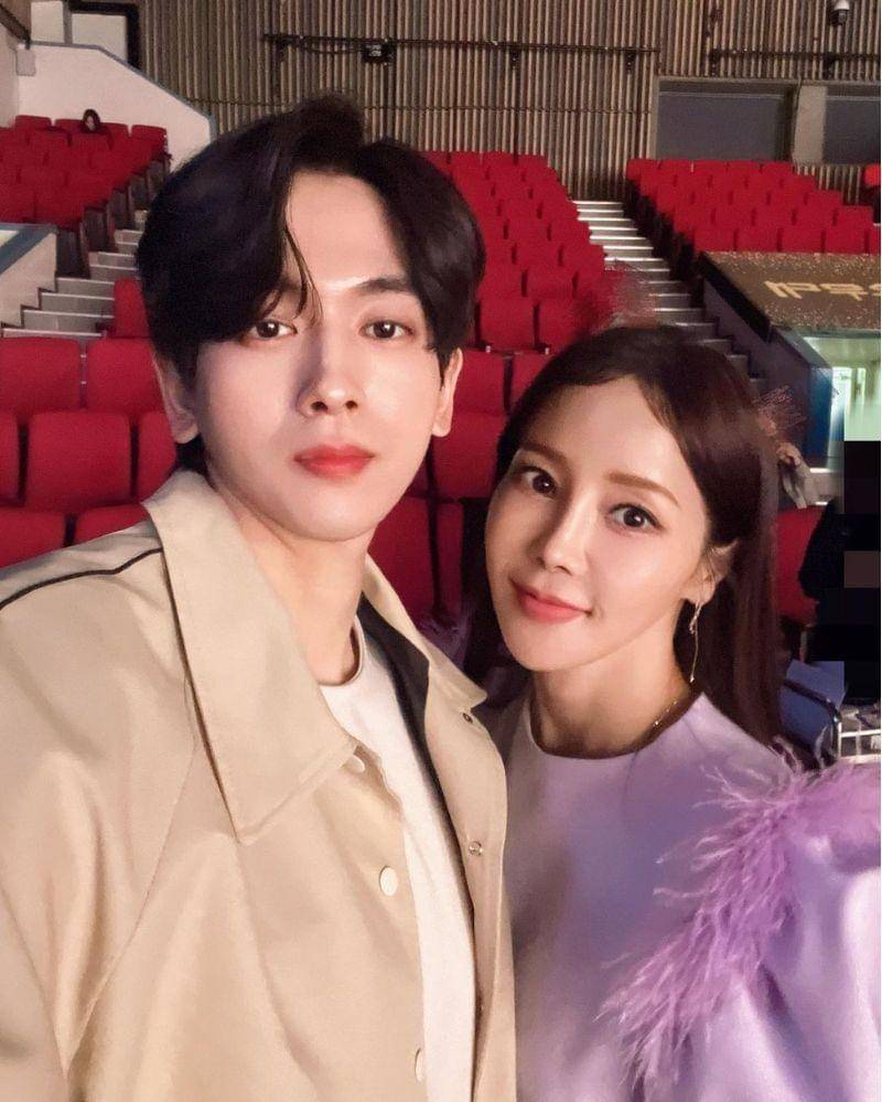 Instagram.com/minakorea