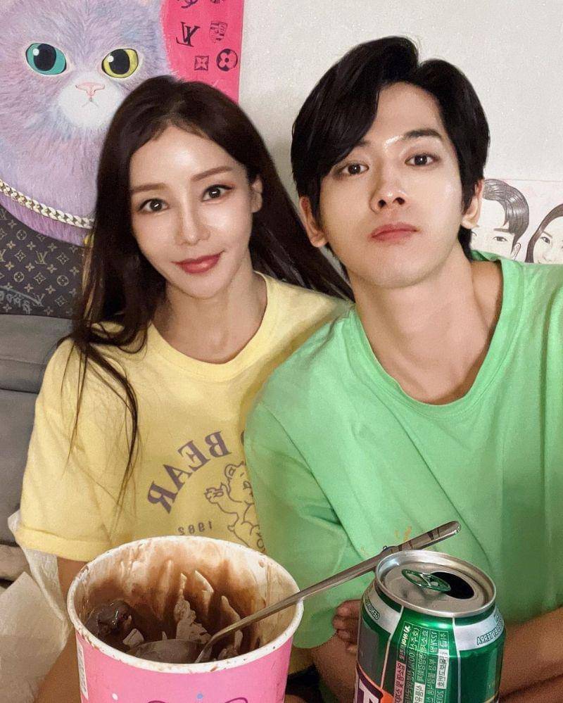 Instagram.com/minakorea