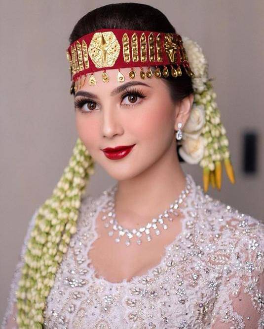 Instagram.com/thebridestory