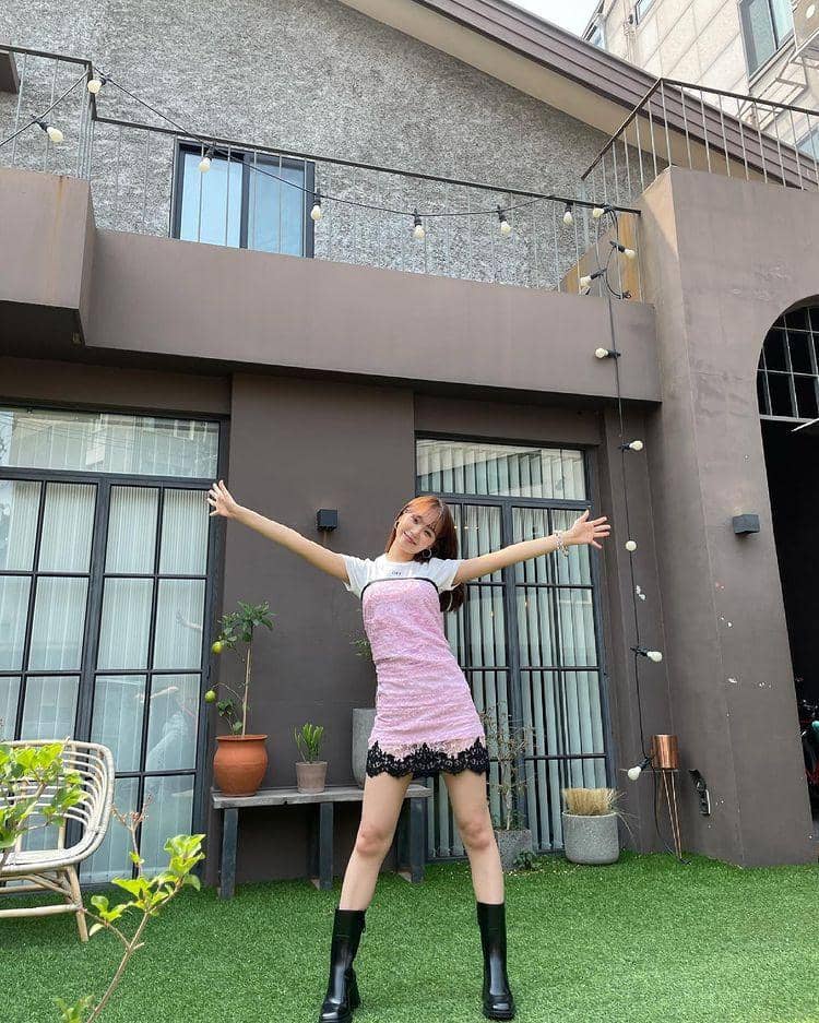 Instagram.com/_chaechae_1
