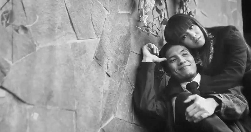 10 Foto Jadul Pre-Wedding Desta dan Natasha Rizky, Konsep Hitam Putih