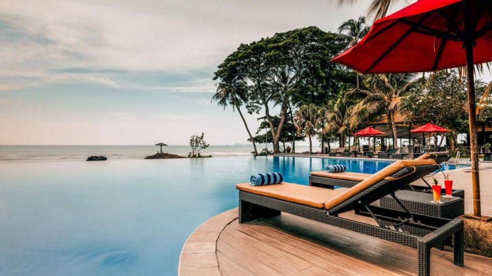 6 Penginapan Dekat Pantai Carita Anyer, Liburan Makin Nyaman