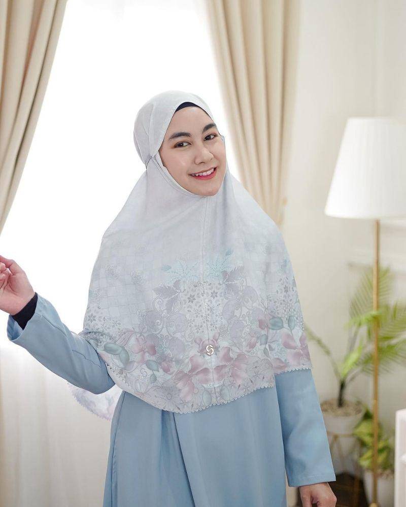 Instagram.com/anisarahma_12