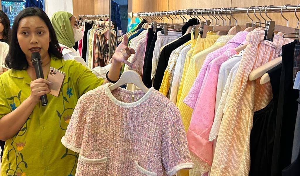 Popmama com/Onic Metheany