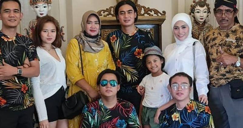 Instagram.com/totihhartika