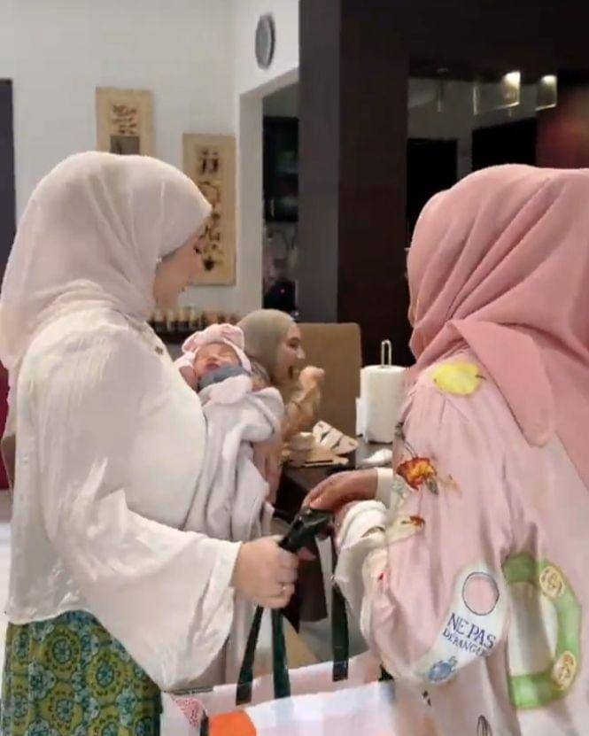 Instagram.com/aurelie.hermansyah