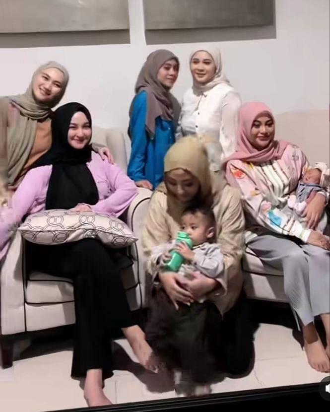 Instagram.com/aurelie.hermansyah