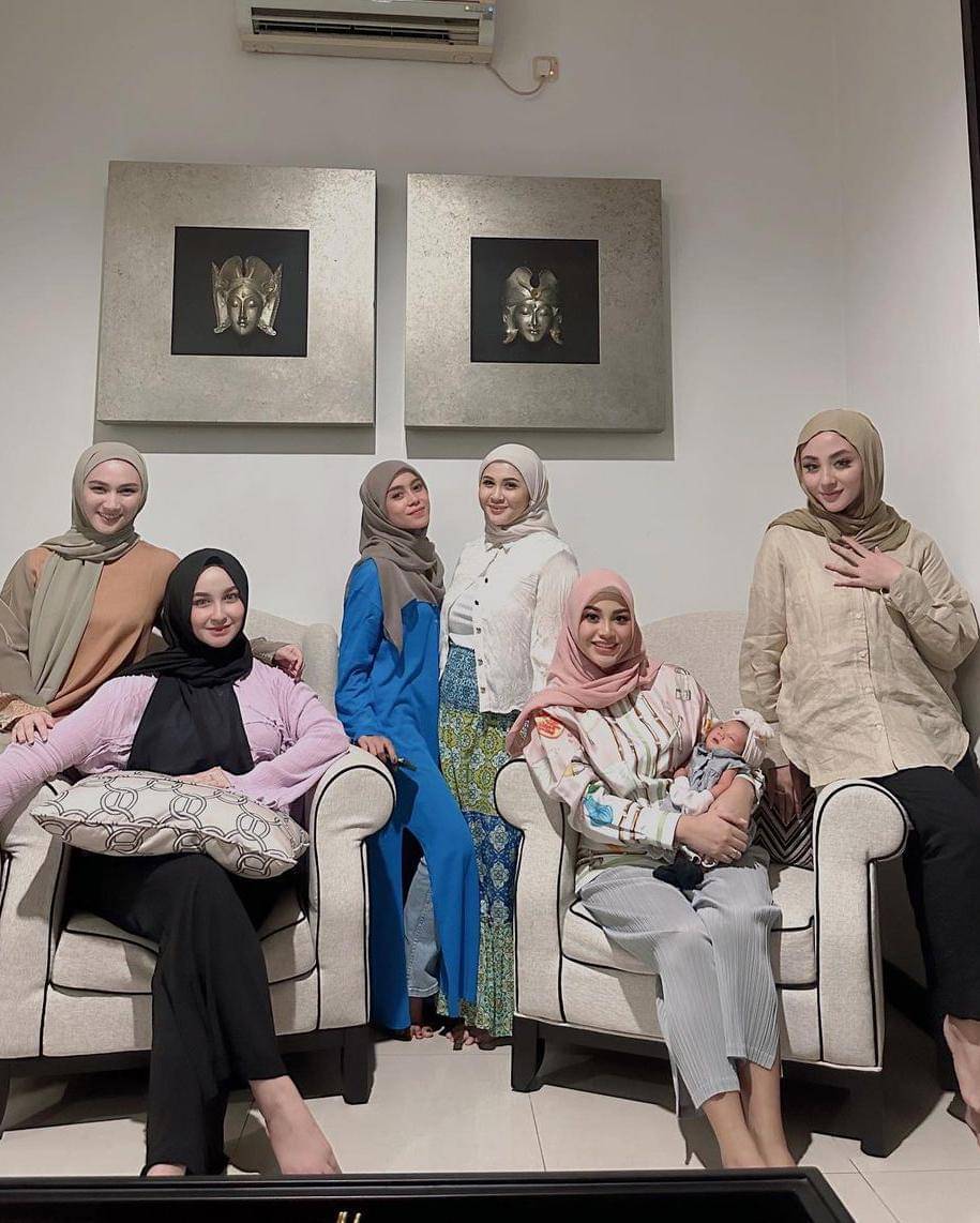 Instagram.com/aurelie.hermansyah