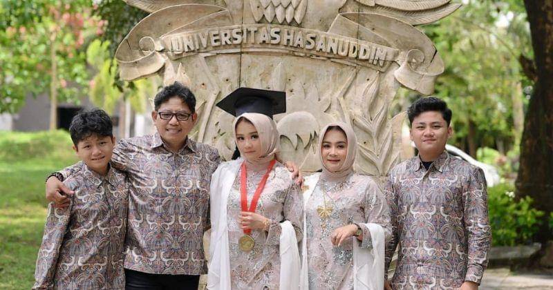 Facebook.com/jane.riatri