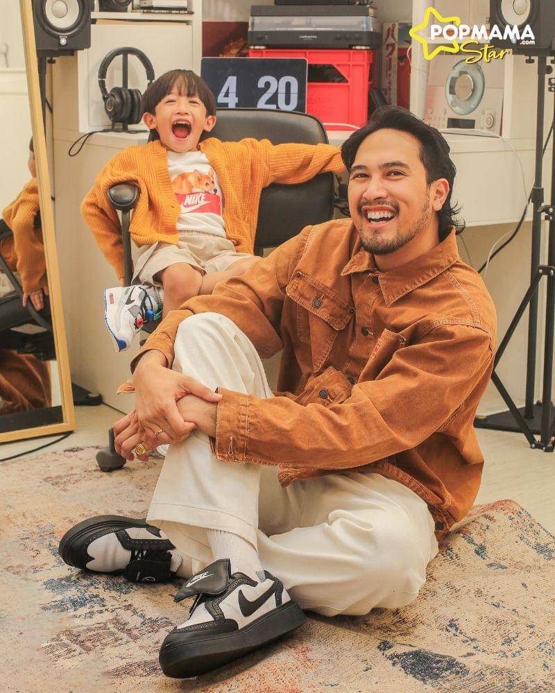 Popmama.com/Michael Andrew