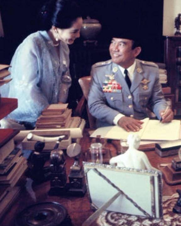 TikTok.com/unofficialdewisukarno