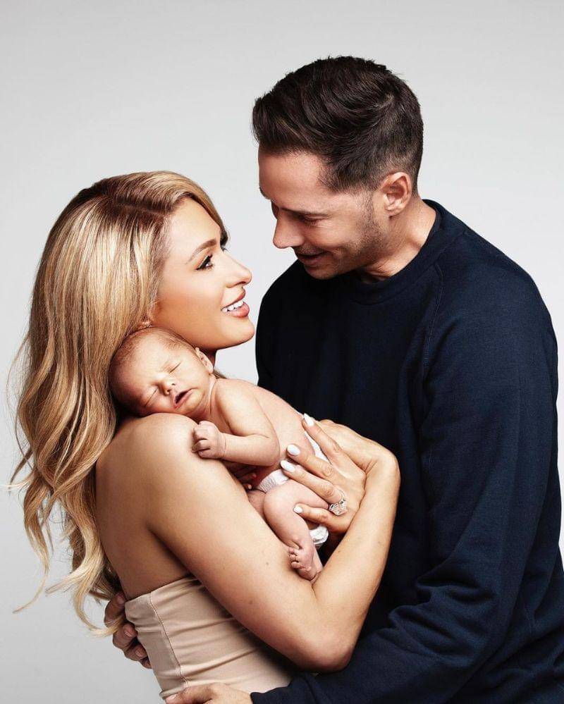 Instagram.com/@parishilton