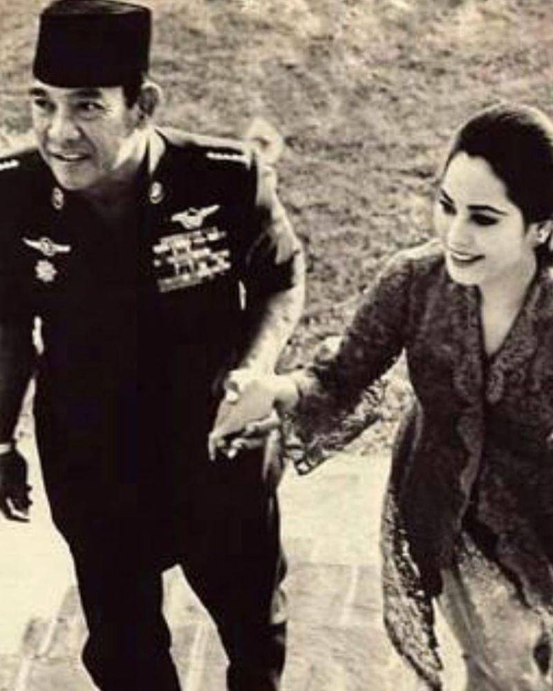 Instagram.com/dewisukarnoofficial