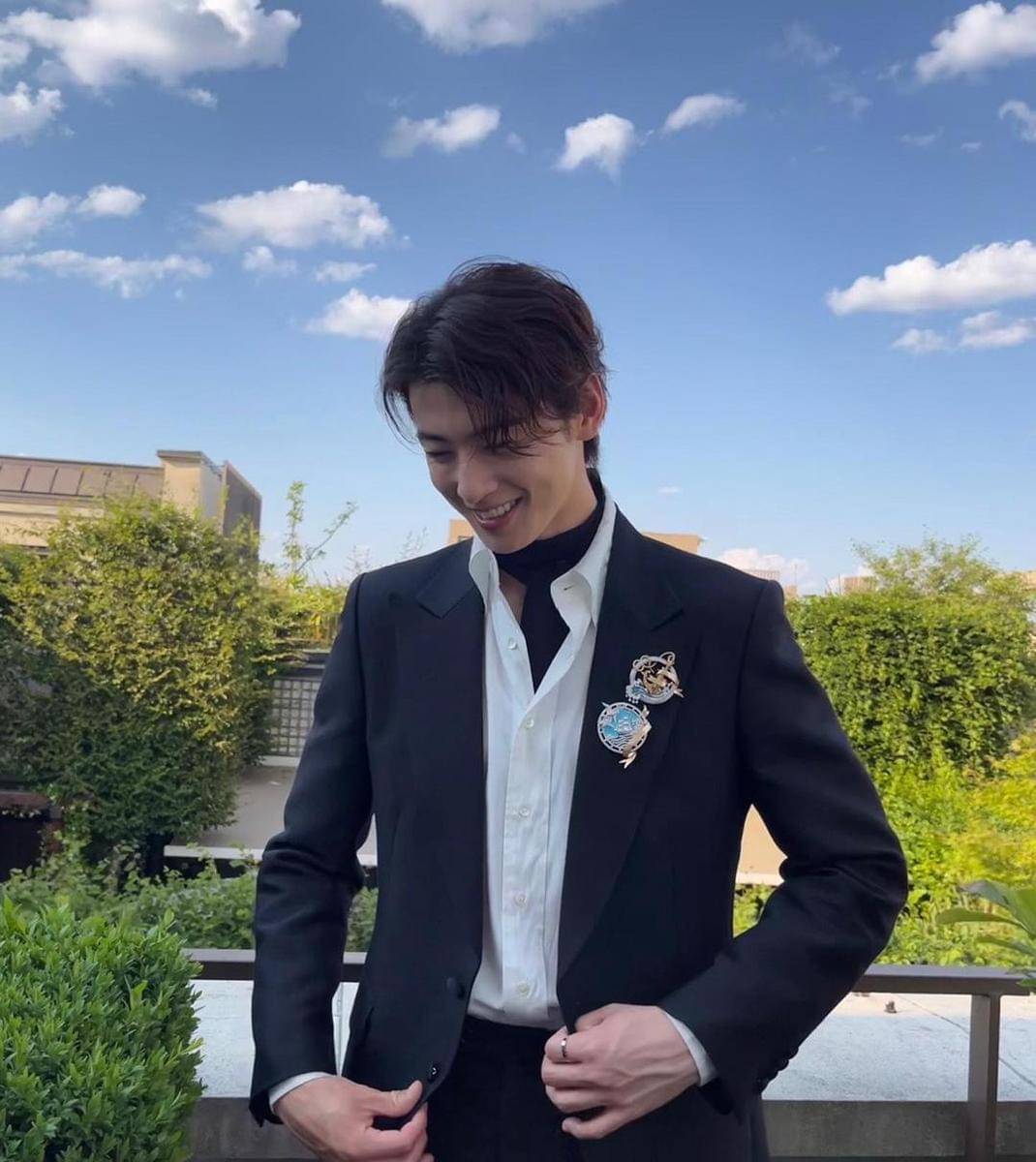 Instagram.com/eunwo.o_c