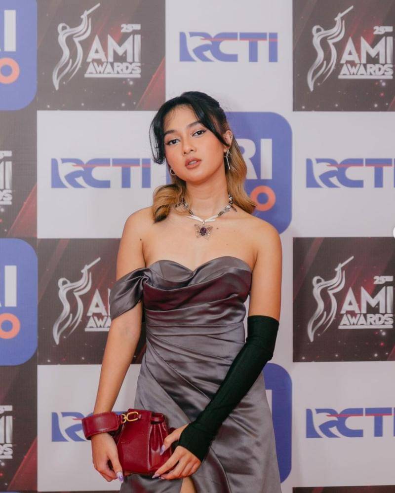 Instagram.com/rahmaniaastrini