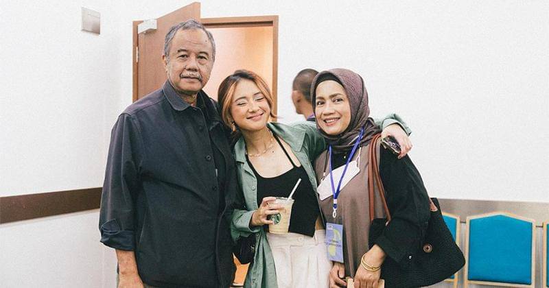 Instagram.com/rahmaniaastrini