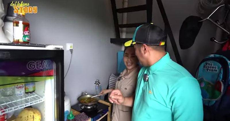 YouTube.com/deHakims Story