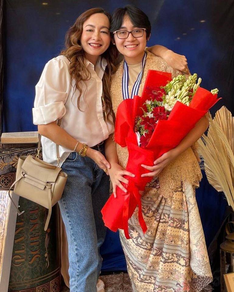 Instagram.com/meisya__siregar