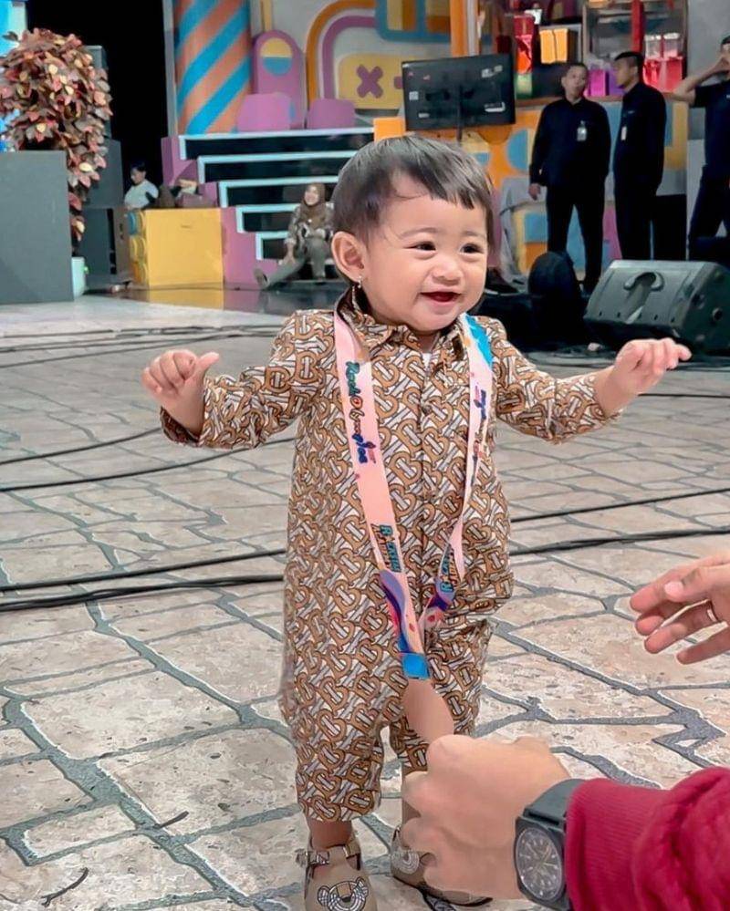 Instagram.com/riaricis1795