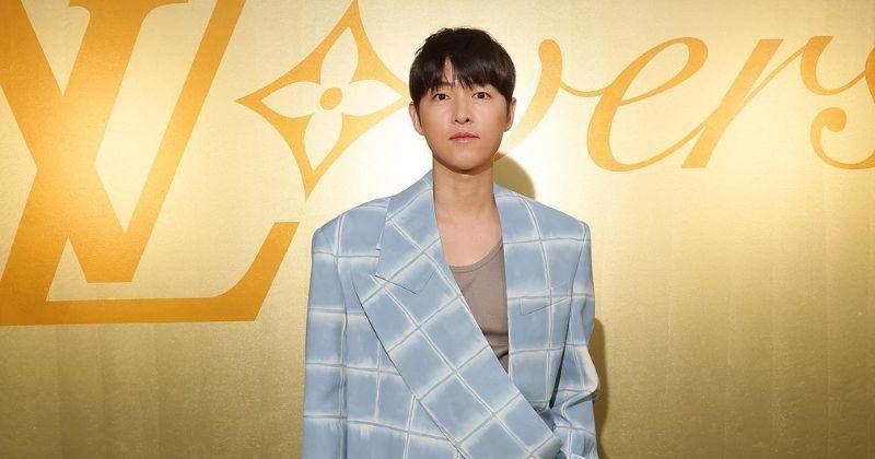 7 Potret Song Joong Ki Setelah Punya Anak, Makin Berwibawa dan Classy