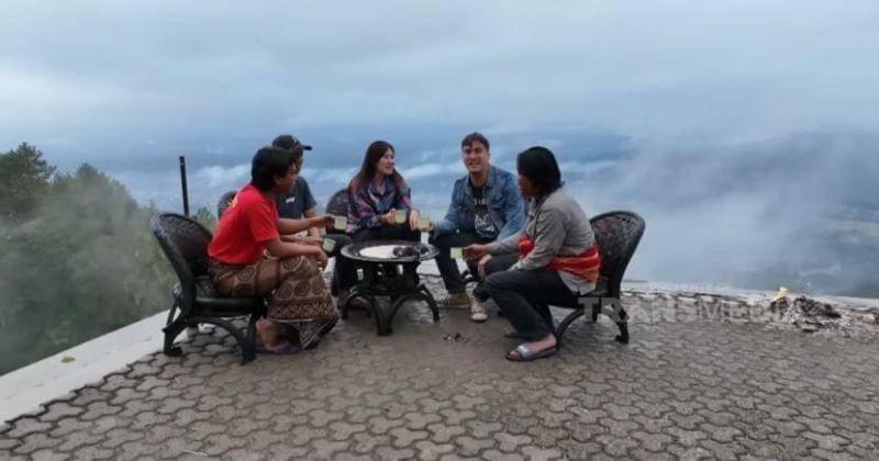 Youtube.com/TRANS TV Official