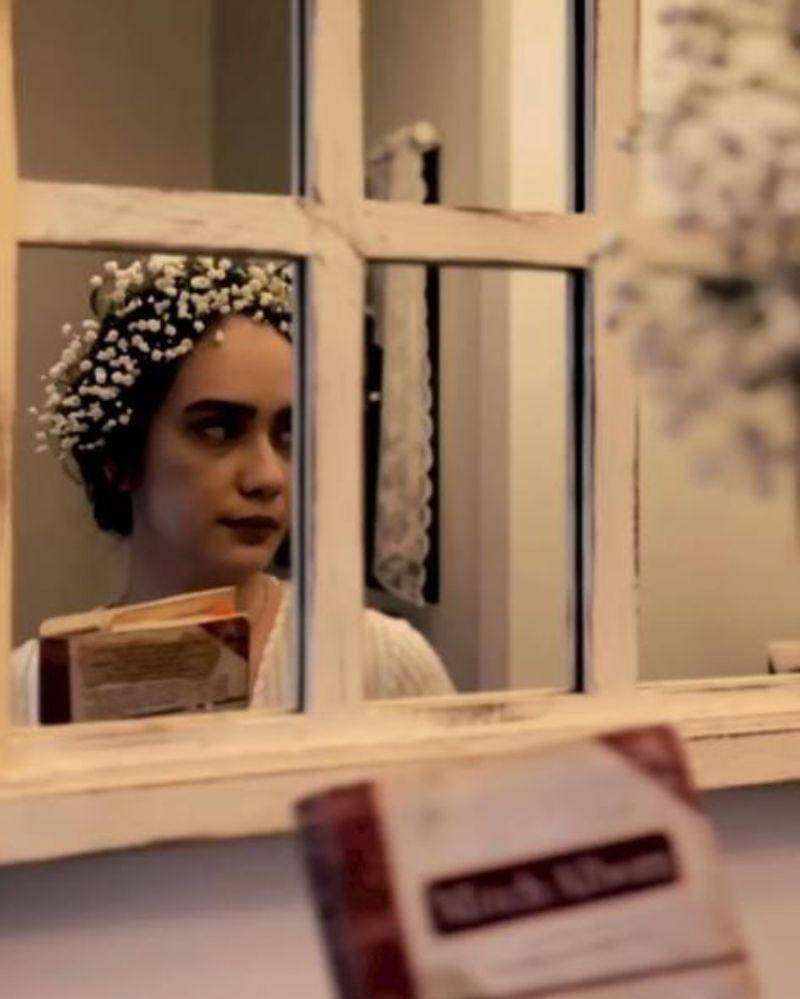 Instagram.com/anneofficial1990