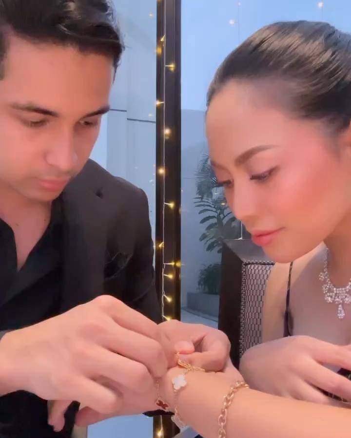 Instagram.com/rachelvennya