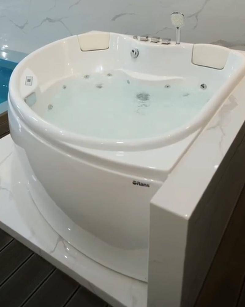 Tiktok.com/real.hanummegaa