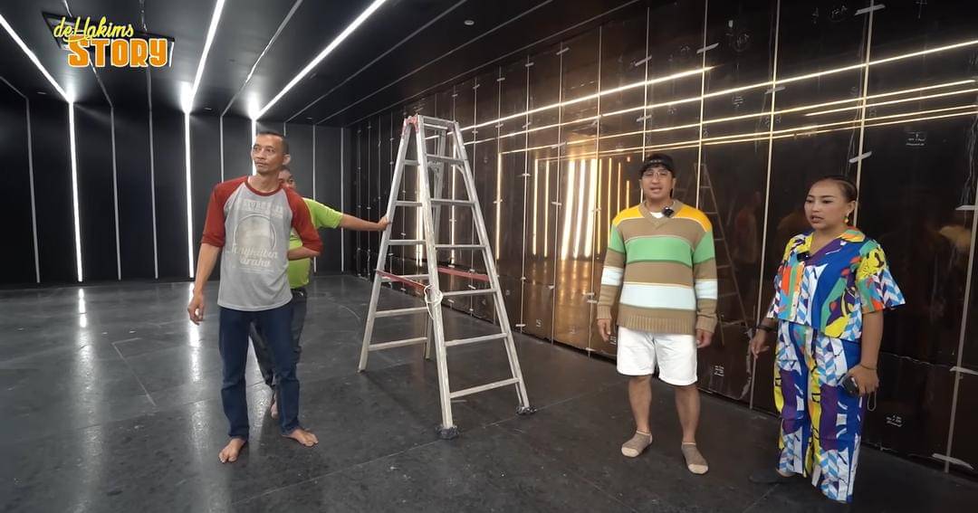 YouTube.com/deHakims Story