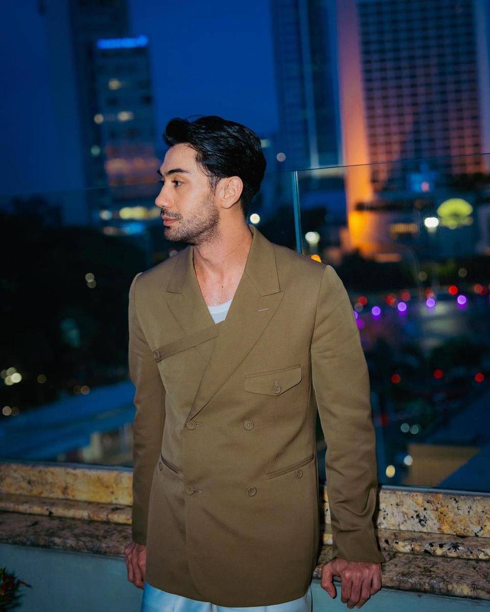 Instagram.com/officialpilarez