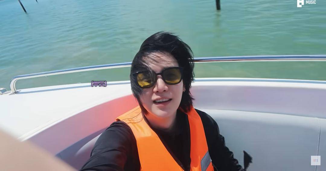 Keseruan Suga BTS saat Liburan di Phuket, Snorkeling hingga Kulineran