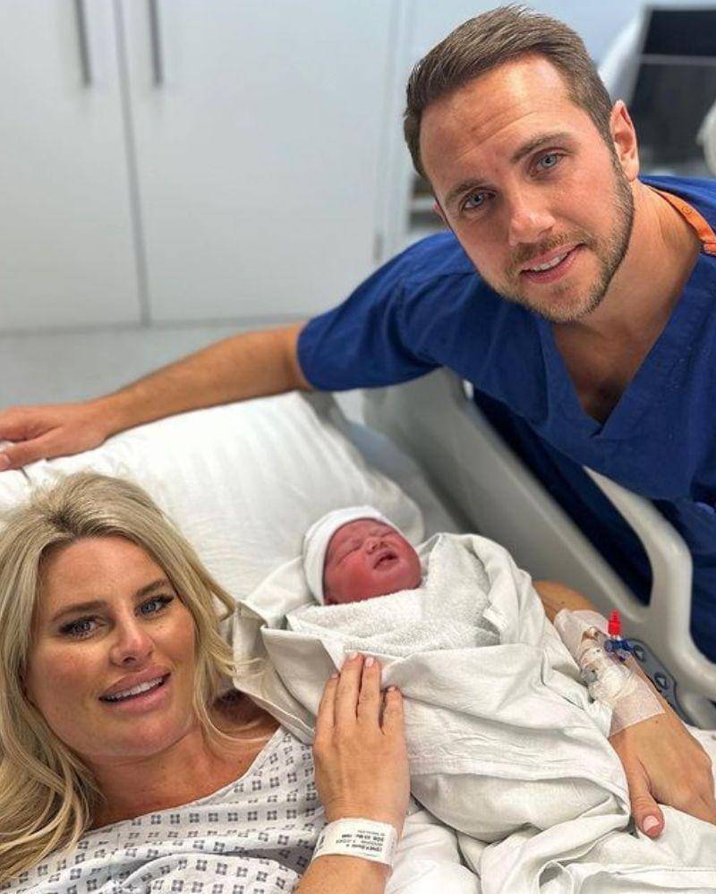 Instagram.com/daniellearmstrong88