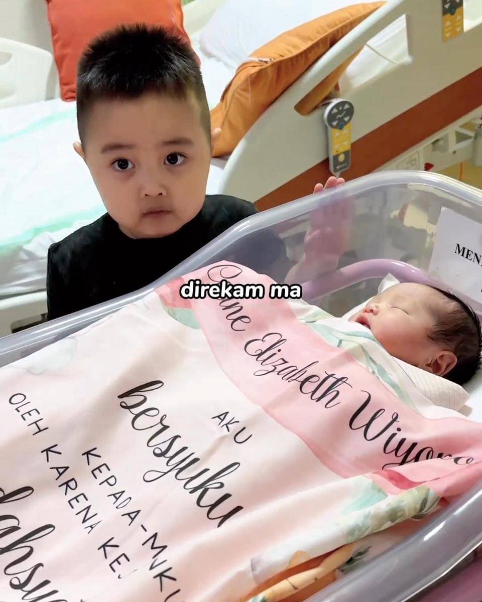 Instagram.com/lizzebethmua