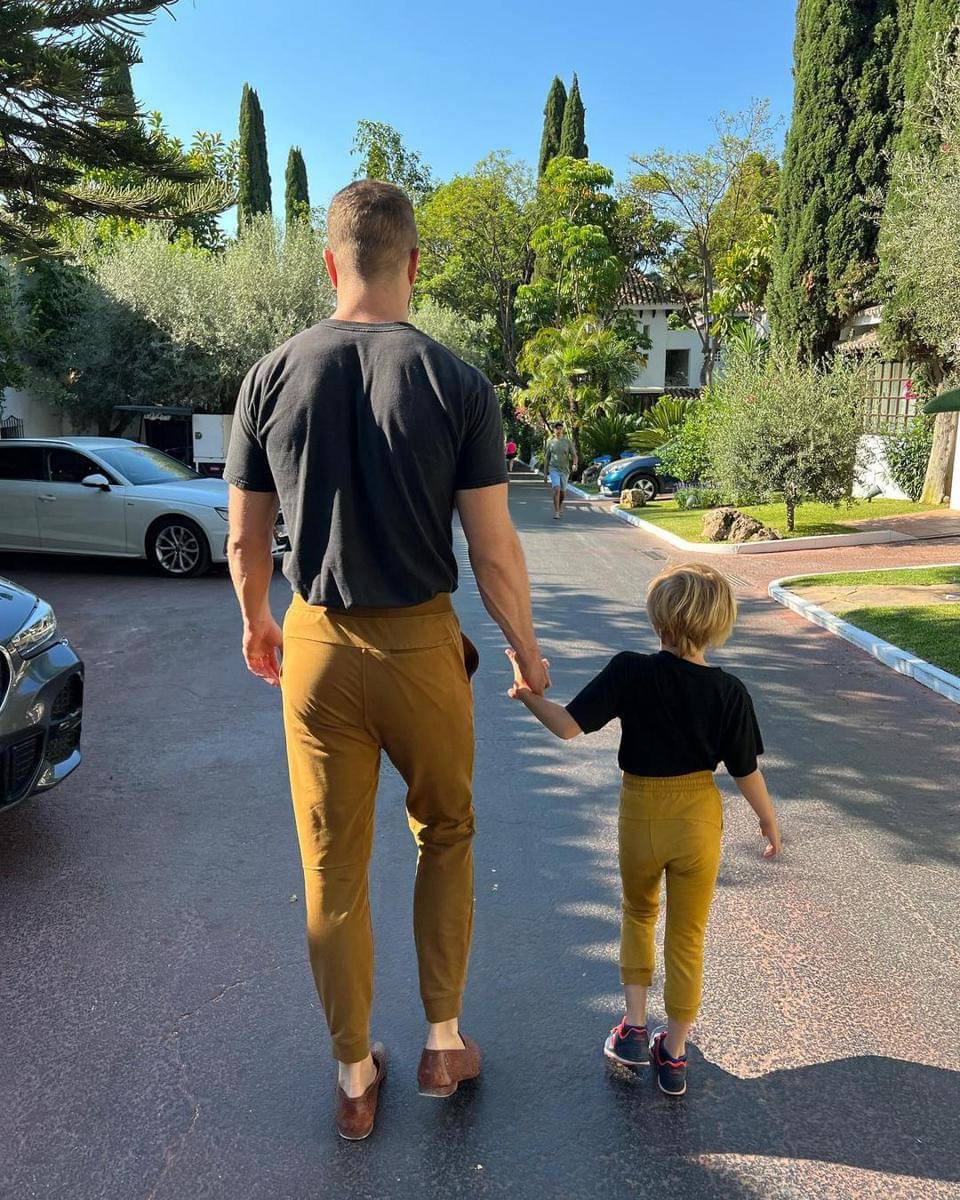 Instagram.com/ajavolkman