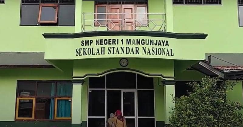Youtube.com/SMP Negeri 1 Mangunjaya