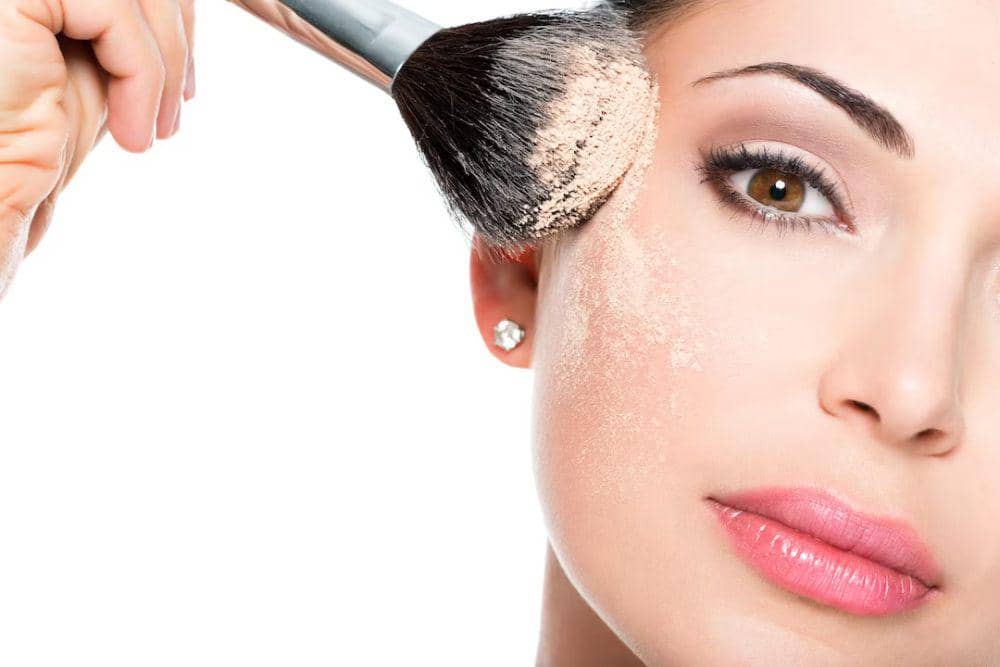 5 Kesalahan Pakai Bedak yang Membuat Kulit Tampak Kering